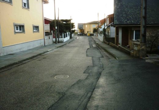 O concello inicia o expediente para unha nova pavimentación e instalación de rede de pluviais na rúa da Cruz en Aguiño